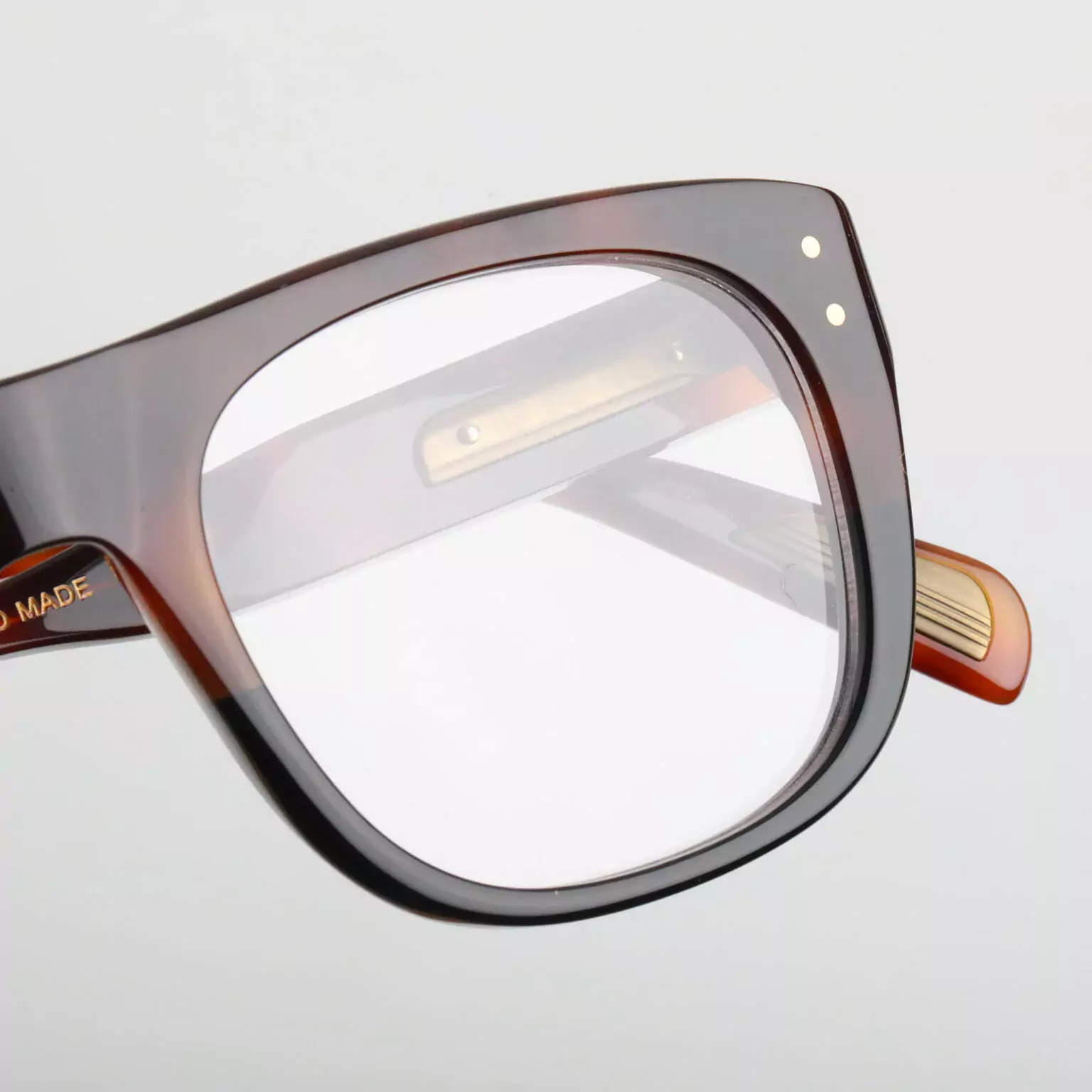 race_119_gradiant-tortoise-to-black-3-1536x1536